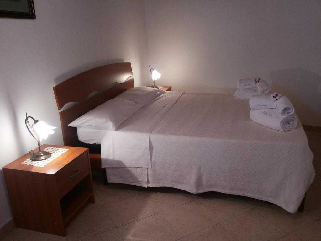 Case Vacanze Villa Lory Malfa  Quarto foto